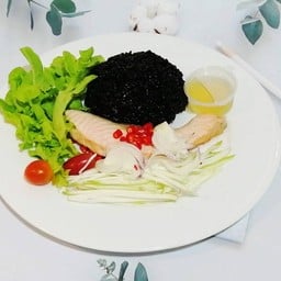 ข้าวไรซ์เบอรี่แซลมอนราดน้ำยำมะม่วงA18