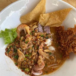 ก๋วยเตี๋ยวต้มยำทะเลกั้ง ปู กุ้ง