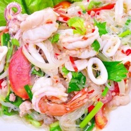 ยำวุ้นเส้นทะเล (Spicy Vermicelli and Seafood Salad)