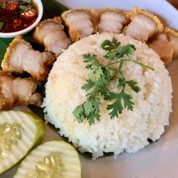 ข้าวมันย่างหมูกรอบ