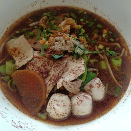 ก๋วยเตี๋ยวเรือหมูน้ำใส