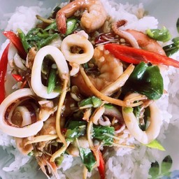 ผัดฉ่าทะเล