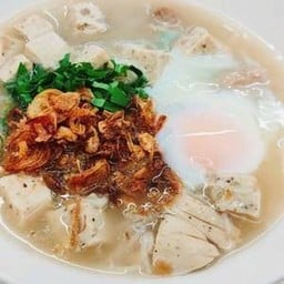 ก๋วยจั๊บญวนใส่ไข่พิเศษ