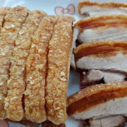 หมูกรอบนายสน