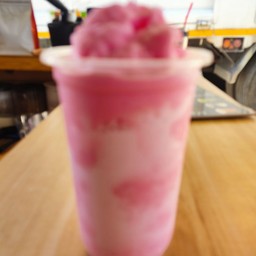 สตอเบอรี่โยเกิร์ตปั่น