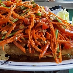 ปลาทับทิมราดส้มตำ
