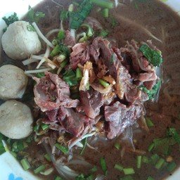 มีน้ำตกน้ำใส