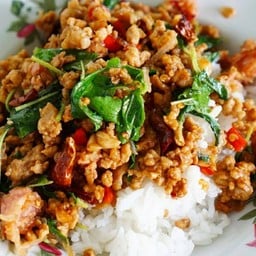 กะเพราอะไรดี & หม่าล่า บาร์ สาขาที่64