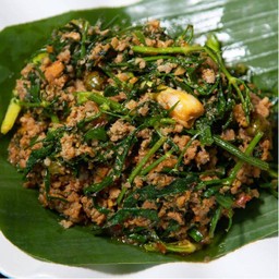 หมูคั่วผักชีลาว