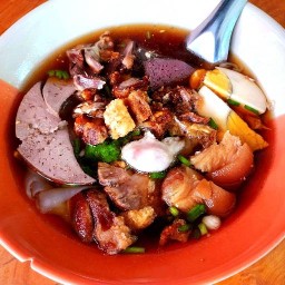 ก๋วยจั๊บน้ำข้นชูใจ คากิ ศรีสะเกษ