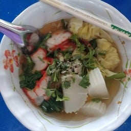 บะหมี่เกี๊ยวหมูแดง