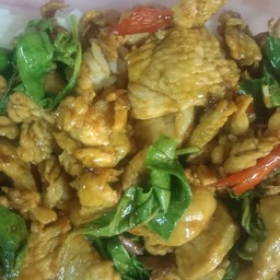 ข้าวกระเพราเนื้อ