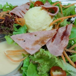 สลัดผักมันบดเเฮม