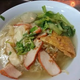 บะหมี่เกี๊ยว น้องกุ๊กไก่