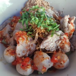 ก๋วยเตี๋ยวเรือแห้งพิเศษ