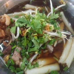 ก๋วยจั๊บหัวหมูนากก
