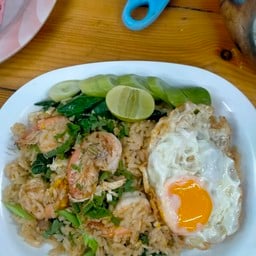 ข้าวผัดกระเพรากุ้ง