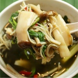 แกงเห็ดสามอย่าง