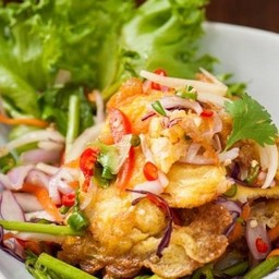 ยำไข่เจียว