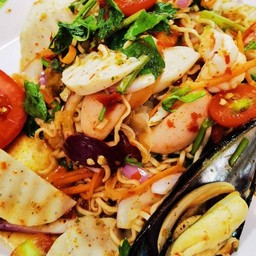 ยำมาม่ารวมทะเล