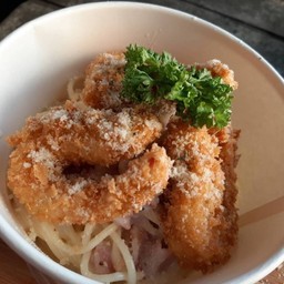 สปาเก็ตตี้คาโบนาร่ากุ้งทอด