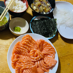 ชุดอิ่มคุ้ม ที่1 ฟรีโค้ก 325 มล.