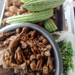 กันต์ลายก๋วยเตี๋ยวไก่มะระ