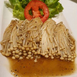 เห็ดเข็มทองผัดเนย