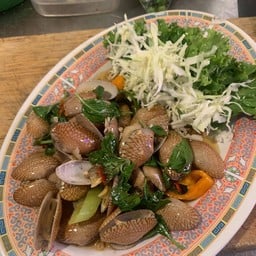 หอยลายผัดโหระพา