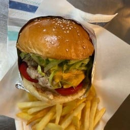 Full moon cafe (Kitchen@ท่าอิฐ) ท่าอิฐ