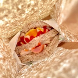 น้องมาก้อนเดียว ก็ขายนะคะ • 18฿ ก็อิ่มได้เด้อ