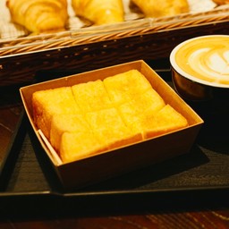 ขนมปังปิ้ง เนยสด