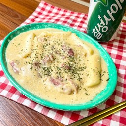 คาโบนาร่า ต๊อกเบคอน