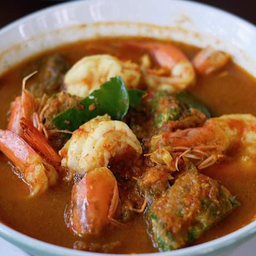 แกงส้มชะอมไข่