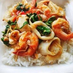 ข้าวผัดฉ่าทะเล