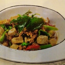 ผัดกะเพราเต้าหู้ออแกนิค
