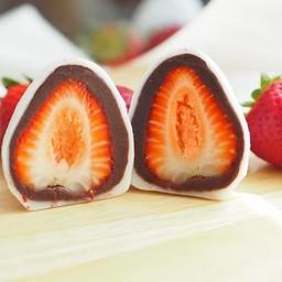 ไดฟูกุสตอเบอร์รี่ถั่วแดง 3ลูก