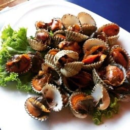 แอบเปิดร้านยำ