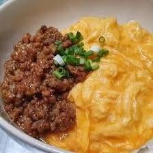 ข้าวไข่ข้นหมูสับกระเทียม