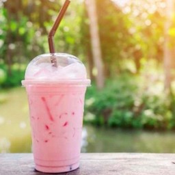 นมชมพูเย็น