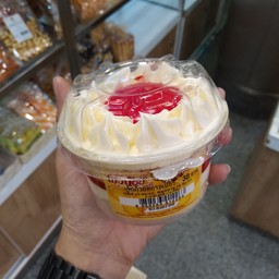 เค้กถ้วยสตรอเบอรี่