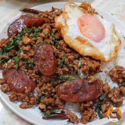 กระเพราหมูสับ+กุนเชียง