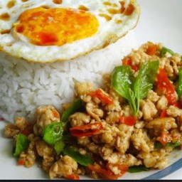 กระเพราไก่+หมูไข่ดาว-ไข่เจียว