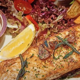 แซลมอนสเต๊ก