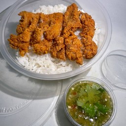 ข้าวไก่กรอบ+น้ำจิ้มซีฟู้ด ไซส์M