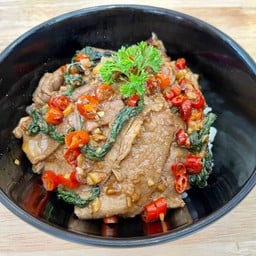 ข้าวกะเพราเนื้อริบอาย