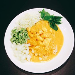 ขนมจีนน้ำยาปู+อาหารตามสั่ง