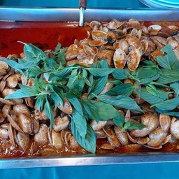 ผัดหอยลายน้ำพริกเผา