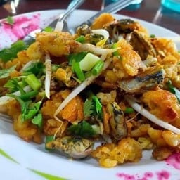 จิตร&ยศ  หอยทอดผัดไทย พนมสารคาม