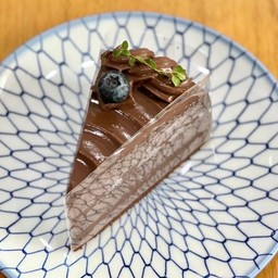 CHOCOLATE FUDGE CAKE